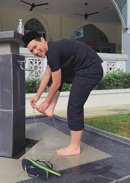 Ern is acquainted with craig thompson. Babak Ambil Wuduk Sebelum Masuk Masjid Zoey Rahman Komen Pada Sean Lje Jangan Lupa Mandi Wajib Media Hiburan