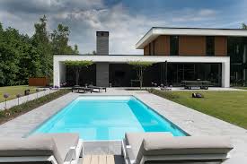 Er woedt een grote #brand in de showroom van #rhodos wellness in #oldebroek. Rhodos Wellness Home Facebook