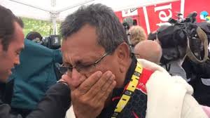 Nos 7 détours pour sortir du peloton. L Emotion Et La Joie Du Commentateur Colombien Au Passage De La Ligne D Egan Bernal