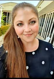 Lauren Mackay's Instagram, Twitter & Facebook