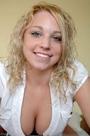 Blonde teen masturbating