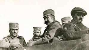 Наш народ имао је и других мудрих и храбрих војсковођа, али је ретко да је ко од њих био тако популаран у народу као војвода степа степановић. Skromnost Srpskih Vojvoda Stepa Je Prezirao Pocasti Zivot Je Posvetio Svojoj Zemlji Novosti Rs