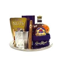 The royals' queen helena (elizabeth hurley) has received a few lovely valentine's day gifts from some american royalty to help her celebrate early. The King S Choice Whiskey Gift Basket By Pompei Baskets