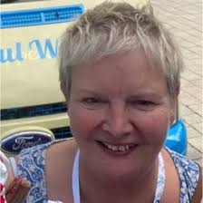 Well that doesn't seem possible! I've realised, with some surprise that, as  we begin the summer break, I've just completed 40 years as a teacher,  leader, coach and educator. FORTY YEARS!! How