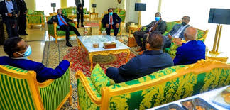 Cabdi kaamil cawaale wajigeena kala qari lyrics. Wararka Maanta Jimco May 14 2021 Madaxweynaha Somaliland Oo Qaabilaad Lamid Ah Mida Madaxda Dowladaha La Aqoonsanyahay Kala Kulmay Jabuuti