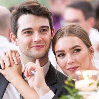 Stephanie Andrews's Instagram, Twitter & Facebook