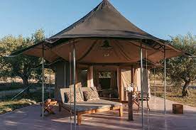 Beim glamping in italien genießen urlauber eine ganz besondere mischung aus naturerlebnis und luxus. Glamping In Italien Alle Infos Zum Neuen Camping Trend