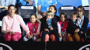 o̞ːsäkä näo̞mi, born october 16, 1997) is a japanese professional tennis player. Roger Federer And Naomi Osaka Withdraw From Italian Open Cnn