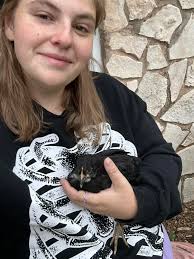 Hamburg pullet with droopy wings, possible health issue?