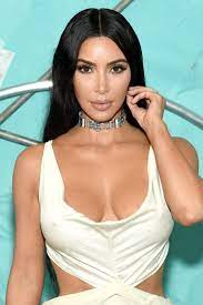 Kimberly noel kardashian west (born october 21, 1980) is an american media personality, socialite, model, businesswoman, producer, and actress. Kim Kardashian Starportrat News Bilder Gala De