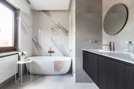 La colorazione a tutta massa dà vita ad. 3 Bagni In Gres Porcellanato Effetto Marmo Raccontati Dai Pro