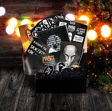 #майоргром уже в кино билеты здесь majorgrom.ru. Kinopoisk Nikogda Eshe Merch Ne Byl Takim Aktualnym Nashli Idealnyj Podarok Dlya Fanatov Majora Groma I Estetiki Komiksov Limitirovannyj Novogodnij Komplekt V Kotoryj Vhodyat Sketchbuk Nashivka Mnogorazovaya Maska Komiks