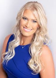 Kim Brady's Instagram, Twitter & Facebook