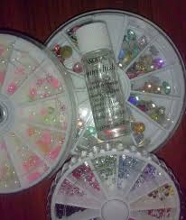 Use Eyelash Glue Instead Of Nail Glue It Keeps Gems On Without Damaging Your Nails Cute Nail Designs Glue On Nails Diy Beauty