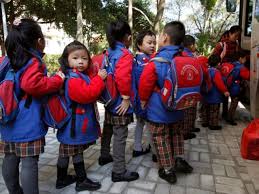 Ini tentunya akan membuat beberapa murid menjadi rendah diri karena pakaian. Pakaian Seragam Sekolah Yang Unik Di Seluruh Dunia Iluminasi