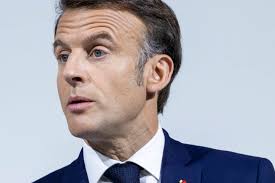 Dissolution : l'incroyable manque de flair d'Emmanuel Macron et de son  conseiller Bruno Roger-Petit, biberonné au Pascal Praud