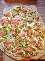 Flammkuchen Mit Lauch Und Lachs Von Meret Chefkoch Rezepte Flammkuchen Lachs Rezept