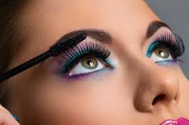 Bei braunen augen setzen grüne nuancen ein ausdrucksvolles statement. Abend Make Up Fur Schwarze Augen Abend Augen Make Up Wie Man Ein Schones Make Up Macht Video Helles Abendmakeup Fur Braune Augen
