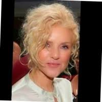 80+ "Jo Lowry" profiles