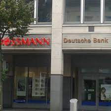 Hier findest du alle banken und sparkassen mit öffnungszeiten, adressen und leistungen in potsdam und umgebung. Deutsche Bank Bank In Potsdam