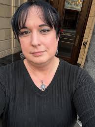 I am 30 years old and not married yet. I want to meet a friend who I can  chat with.