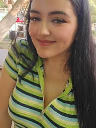 Linda Ambriz's Instagram, Twitter & Facebook