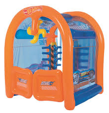 The car wash splash center is a great way to encourage your toddler to think outside the box and stretch their mind to imagine their own version i reached out to amazon, but i needed to get in touch with step2 in order to get missing parts. Bestway Car Wash Center Innen Aussen Kaufland De