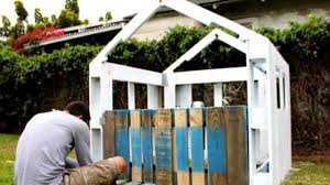 4 j'ai donc choisi de construire ma cabane autour d'une palette, les avantages. Comment Fabriquer Soi Meme Une Cabane A Partir De Palettes