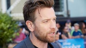 However they require only a small crew of 200 battle droids to operate, with a storage capacity of up to 150,000 additional battle droids for boarding actions or ground assaults. Ewan Mcgregor Biography Height Life Story Super Stars Bio