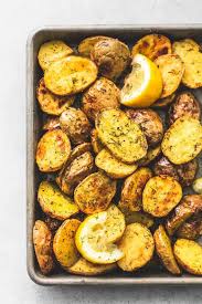 These Oven Roasted Dill Potatoes Are An Unexpected Twist On The Basic Oven Potato But In All The Best Ways Pos In 2020 Dill Potatoes Oven Roast Side Dish Recipes Easy