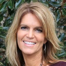 Shannon Simpson's Instagram, Twitter & Facebook