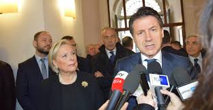 On august 26th, maria lamorgese started to feel under the weather. Conte Ufficializza La Squadra Di Ministri Di Maio Agli Esteri Agli Interni Luciana Lamorgese All Economia Gualtieri Agli Affari Regionali Il Docente Unimol Francesco Boccia Cblive