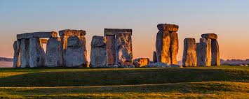 Stonehenge es una estructura en inglaterra proclamada como patrimonio de la humanidad por la unesco en 1986, que desde hace 5 así como los turistas visitan las pirámides de teotihuacan en el solsticio de verano, en el mundo hay otros ligares donde se reunen a apreciar este evento como el. En Vivo Mira El Solsticio De Verano En Stonehenge Lugar De Viajes