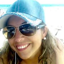 Lorena Henriquez (@Lorenahen)