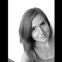 Heidi Schnell's Instagram, Twitter & Facebook