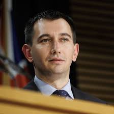 Leopard seal lurking in Auckland Harbour five months after first spotted