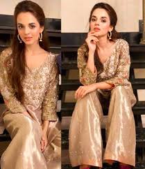 Komal is a talented and beautiful young actress and remains active on social media. Komal Meer Siblings Komal Meer Age Family Education House Husband Dramas Networth And Biography Youtube Jue Dai Shuang Jiao Peerless Double Pride The Legendary Siblings