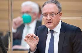 <strong>zur nutzung des swr kandidatencheck bitte javascript aktivieren.</strong> faq zum swr kandidatencheck Umfrage Zur Landtagswahl In Baden Wurttemberg Spd Der Kampf Um Platz 1 Ist Entschieden Baden Wurttemberg Stuttgarter Zeitung