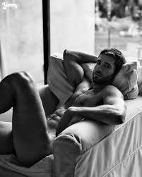 OMG, his butt! Julian Morris bares his beautiful bum for YUMMY Magazine