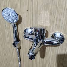 Dalam artikel kali ini berisi tentang harga kran air, kran air onda, kran air toto, kran air wasser, kran air otomatis, kran air panas dingin, kran air san ei. Kran Panas Dingin Kran Shower Kran Bathtub Keran Air Mixer Terbaru Agustus 2021 Harga Murah Kualitas Terjamin Blibli
