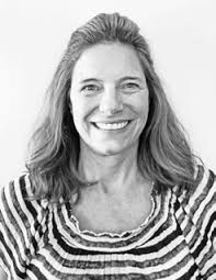 Pancera Plaza bricks decorate area