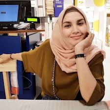 Fiza halim was born on august 18, 1980 in malaysia (40 years old). Padam Foto Suami Di Ig Fiza Halim Terlebih Mesra Dengan Saiful Apek Undang Tanda Tanya Netizen