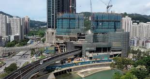 6月新盤市場料再爆發激戰，新界東區競爭最為劇烈。 新世界發展( 00017 )營業及市務部總監黃浩賢表示，旗下沙田大圍站上蓋柏傲莊iii，首張價單推出182伙，間隔一至四房。 是次折實售價由674.8萬港元起，呎價由17,779元起。 æŸå‚²èŽŠiiié¦–æ‰¹æŠ˜å¯¦674è¬èµ· ä¿¡å ±ç¶²ç«™hkej Com