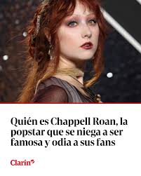 Tras la filtración de unos supuestas chats de su marido con otra mujer, la  periodista aseguró que con el periodista siguen juntos. 👉  https://clar.in/4d0KKgk "Está todo bien", aseguró.