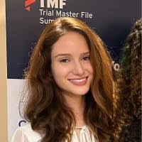 Amy Saperstein's Instagram, Twitter & Facebook