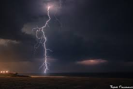 Les orages pourront être localement très forts. Keraunos On Twitter Orages En Mer A L Ouest De La Gironde Cette Nuit Eclair Ramifie Capture Par Thomas Fuccenecco Http T Co 2kxluwmyun