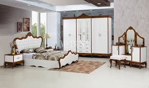 Yüzlerce koltuk modelleri, yatak odaları ve oturma odaları kilim mağazalarında. Masal Country Yatak Odasi Medusa Home