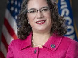 Angela Janis's Instagram, Twitter & Facebook