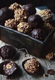 Theseptemberbird Raw And Vegan Ferrero Rocher Balls Leckereien Rezepte Essen