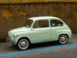Vecchia Fiat 600 A Trastevere Pinned By Http Flanaganmotors Com Con Imagenes Coches Clasicos Automoviles Coches